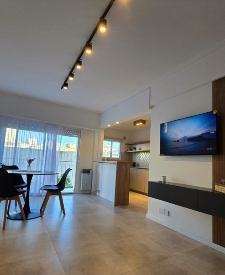 2 ambientes Plaza Mitre con Balcón y Cochera